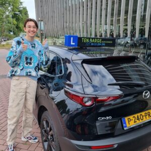 Niek is geslaagd Niek-is-geslaagd-voor-zijn-rijbewijs