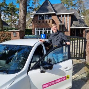 Lucas_is_geslaagd-voor_zijn-Rijbewijs Lucas geslaagd rijbewijs