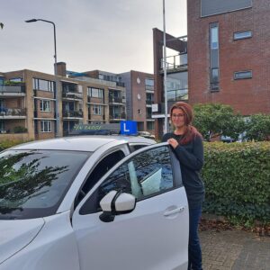Kim is geslaagd Kim heeft haar rijbewijs gehaald